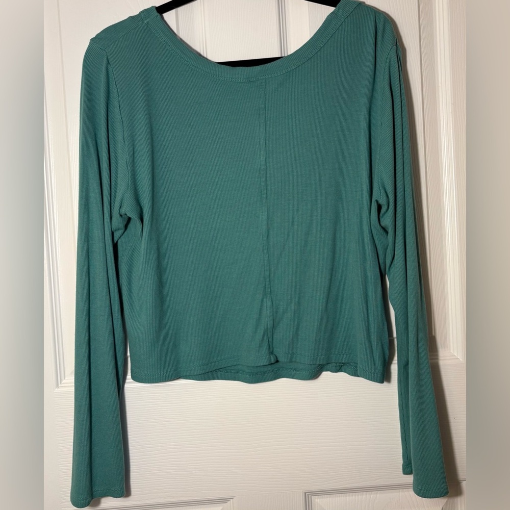 Universal Thread Crop Top - Picture 3 of 3